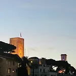 Cannes Luxurious 4-Bedroom Apartment With Terrace On The Croisette