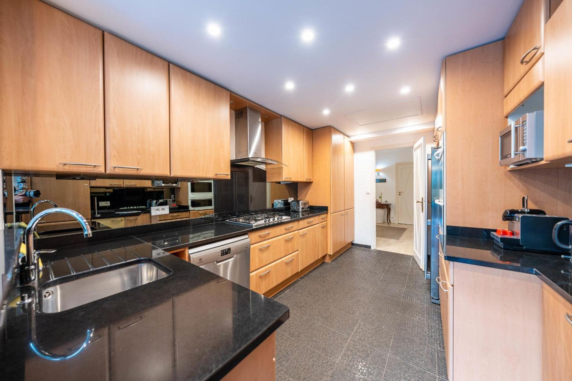 Luxurious 4-bedroom With Terrace On The Croisette * Cannes