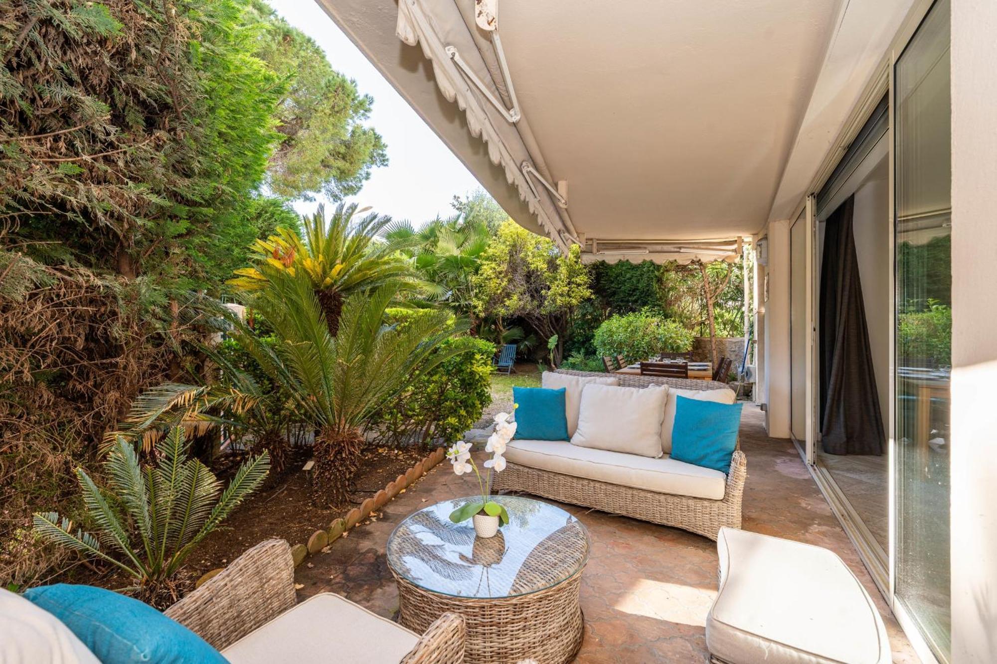 Luxurious 4-bedroom With Terrace On The Croisette Cannes