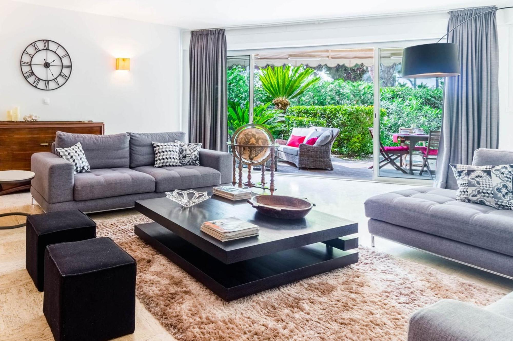 Luxurious 4-bedroom With Terrace On The Croisette Cannes